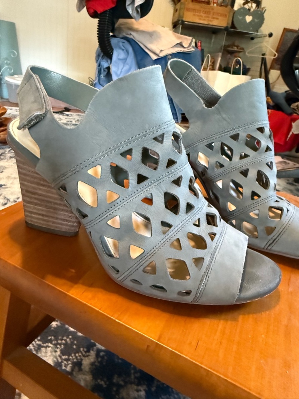 Vince Camuto Women’s Open-Toe Cutout Block Heel Sandals - Grey size 7m
